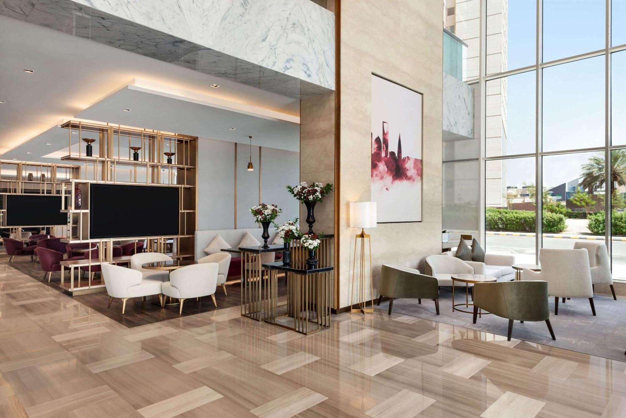 Ramada By Wyndham Riyadh King Fahd Road エクステリア 写真 The lobby of the hotel