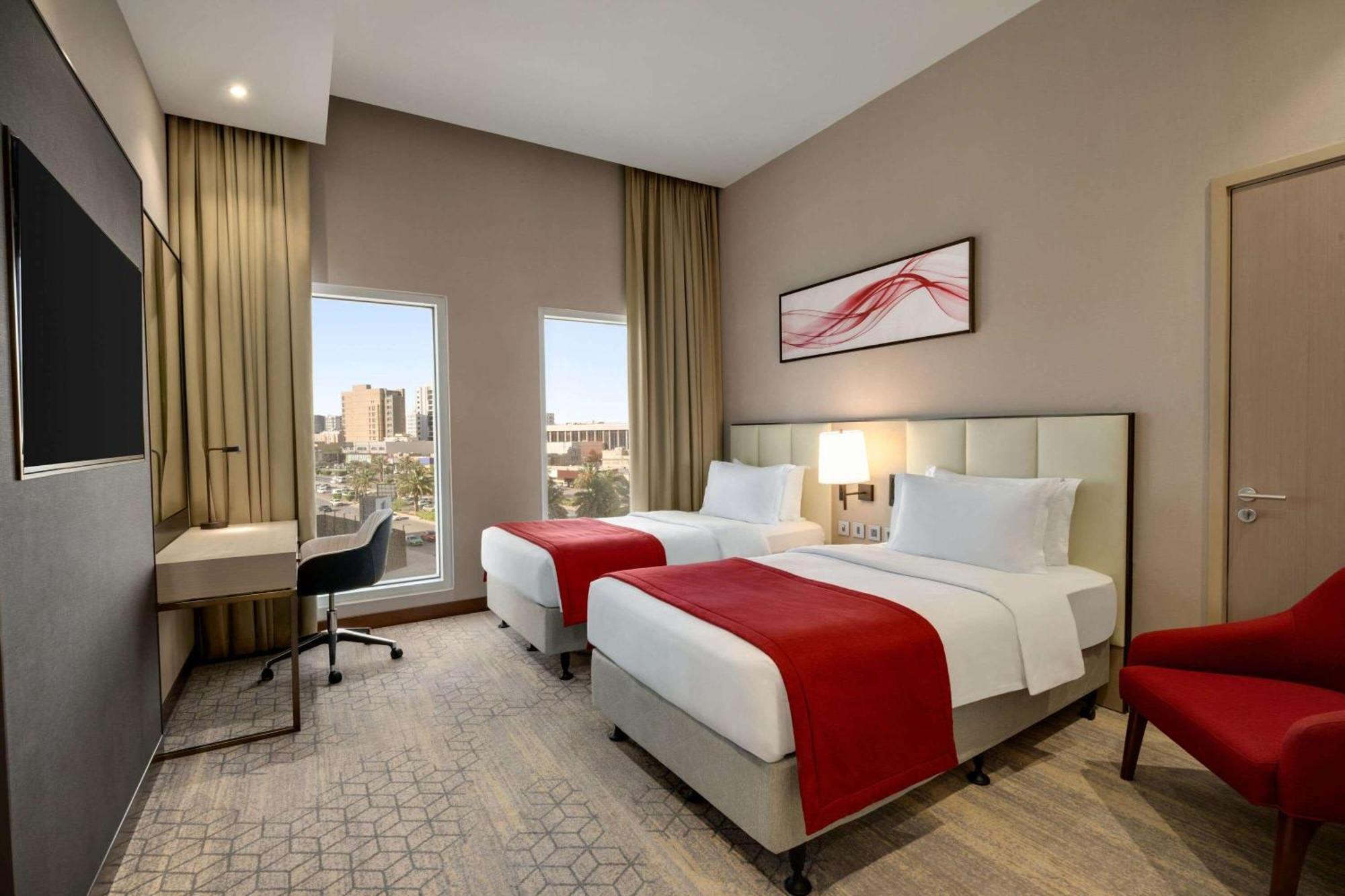 Ramada By Wyndham Riyadh King Fahd Road エクステリア 写真
