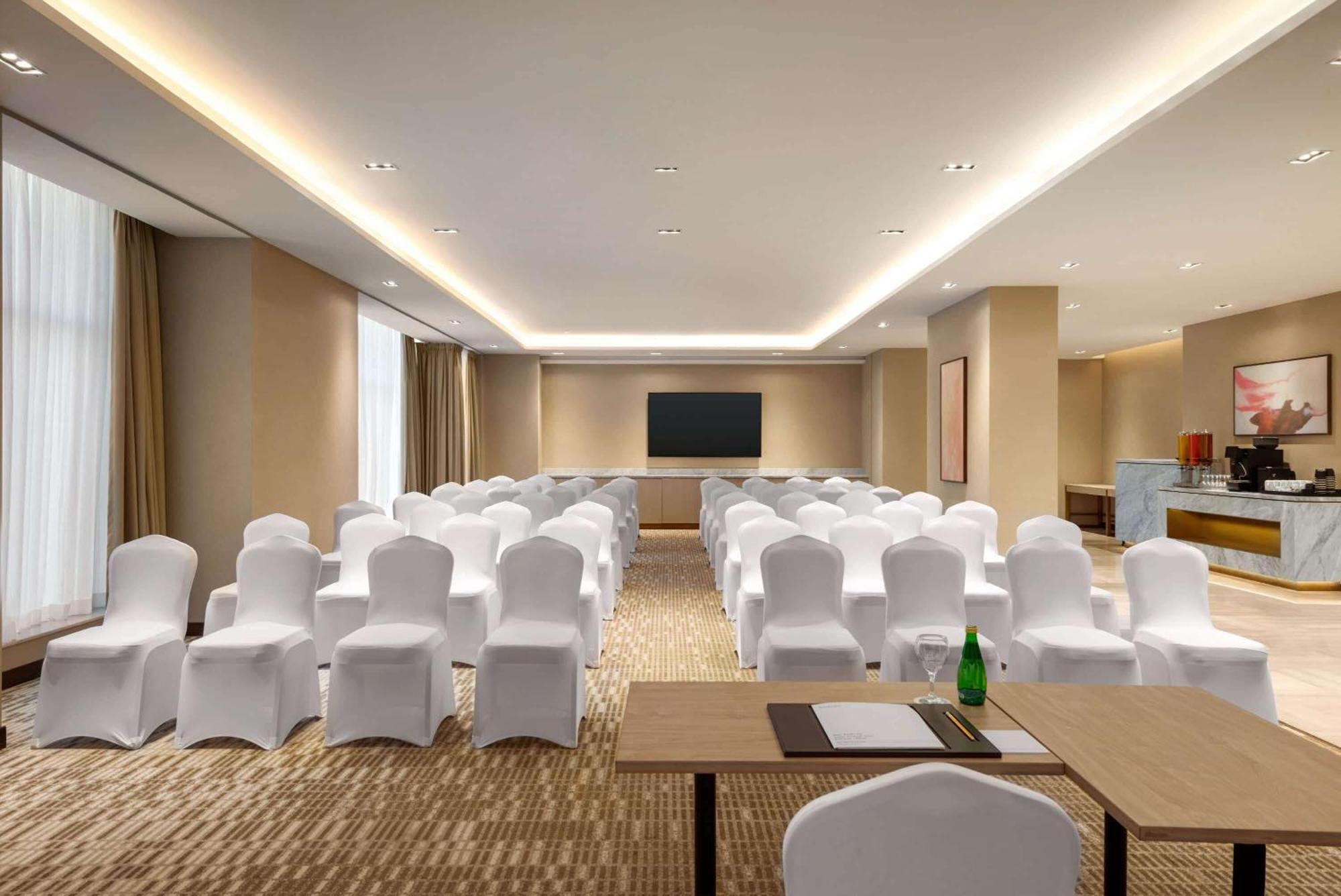 Ramada By Wyndham Riyadh King Fahd Road エクステリア 写真 Meeting room